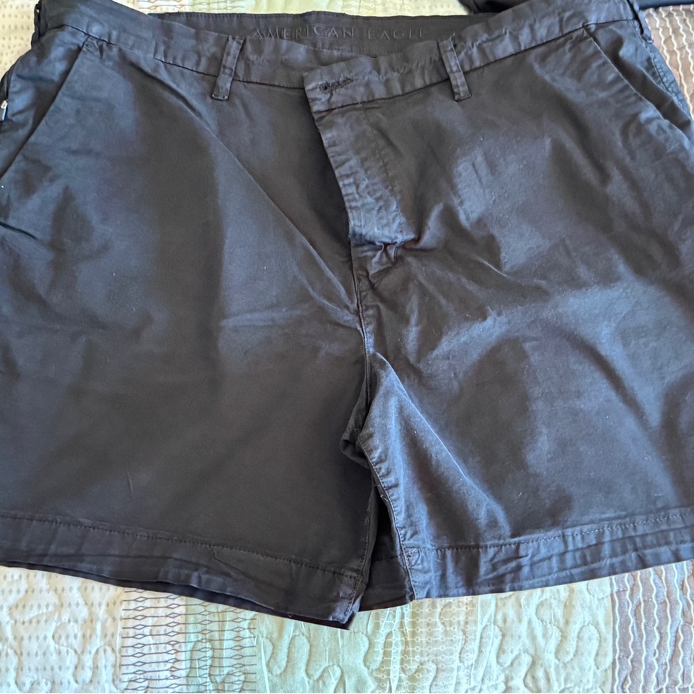 American Eagle men’s navy blue flex shorts 7”